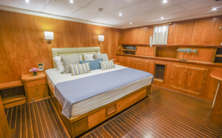 QUEEN OF SEA 20