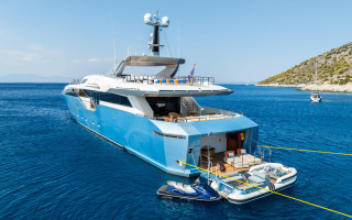 BLUE MOON 7