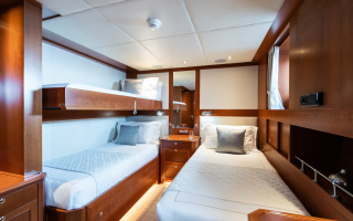 CORNELIA 26