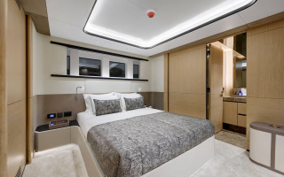 LADY LUNA 25
