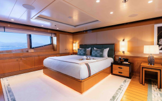 DEEP BLUE 38