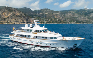 CORNELIA 32