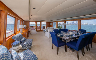 SILVER SEAS 9
