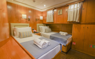 QUEEN OF SEA 24