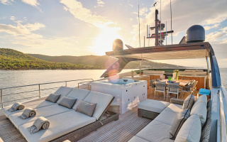 GOLDEN YACHT 11