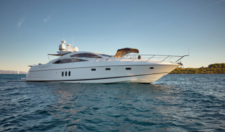 SUNSEEKER PREDATOR 72 GHOST