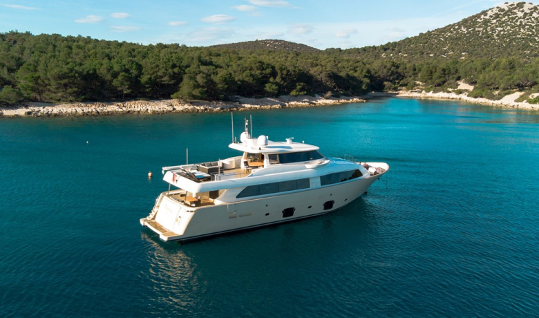 FRIEND'S BOAT